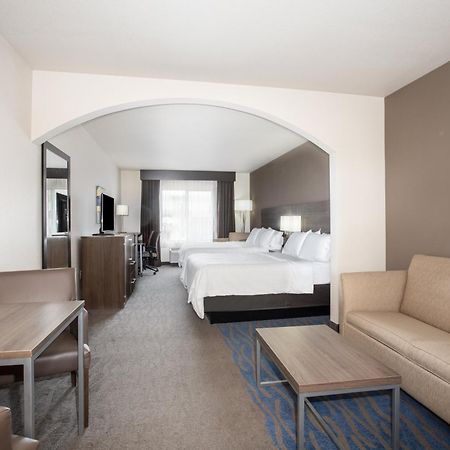 Holiday Inn Express & Suites Manhattan By Ihg Exterior foto
