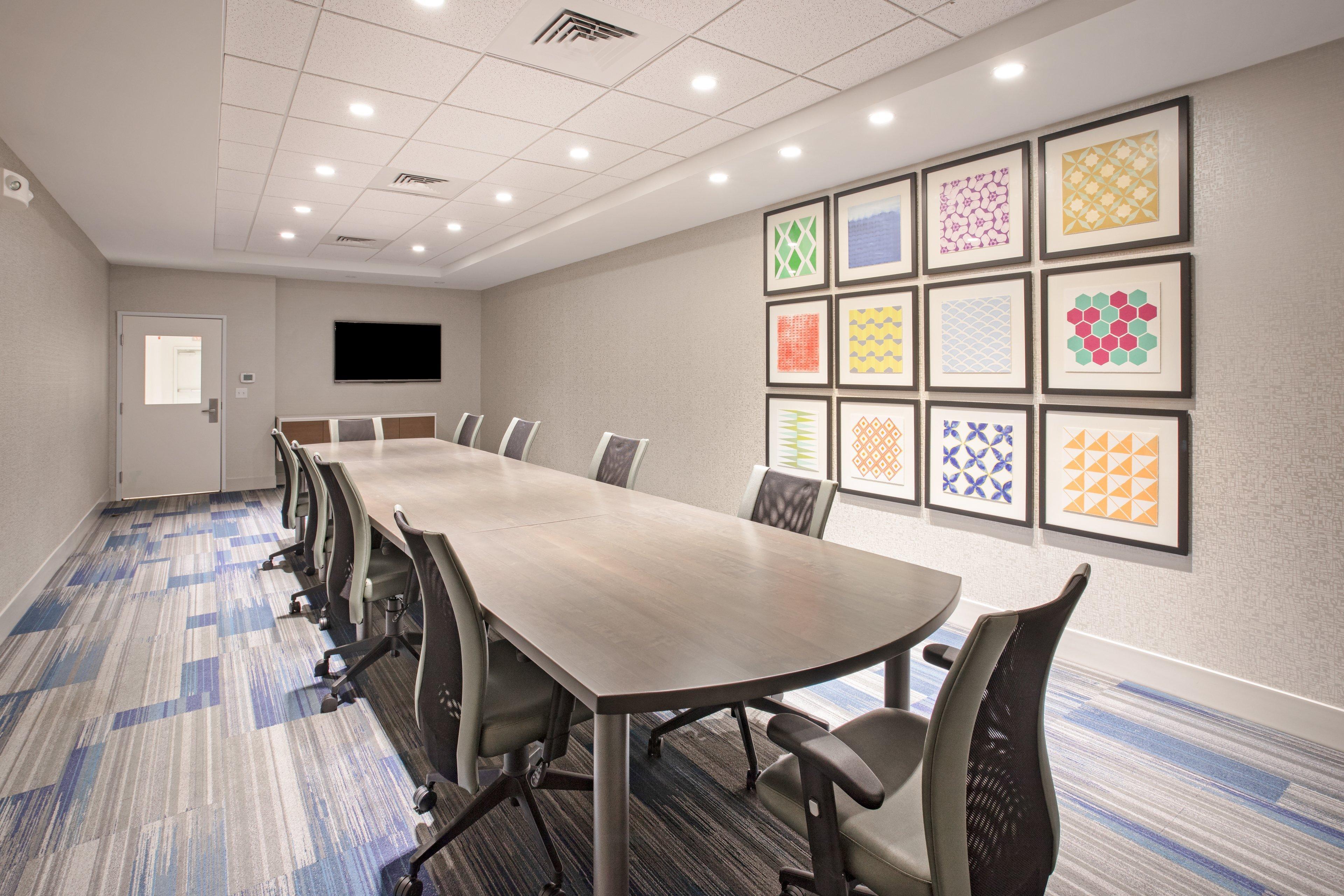 Holiday Inn Express & Suites Manhattan By Ihg Exterior foto