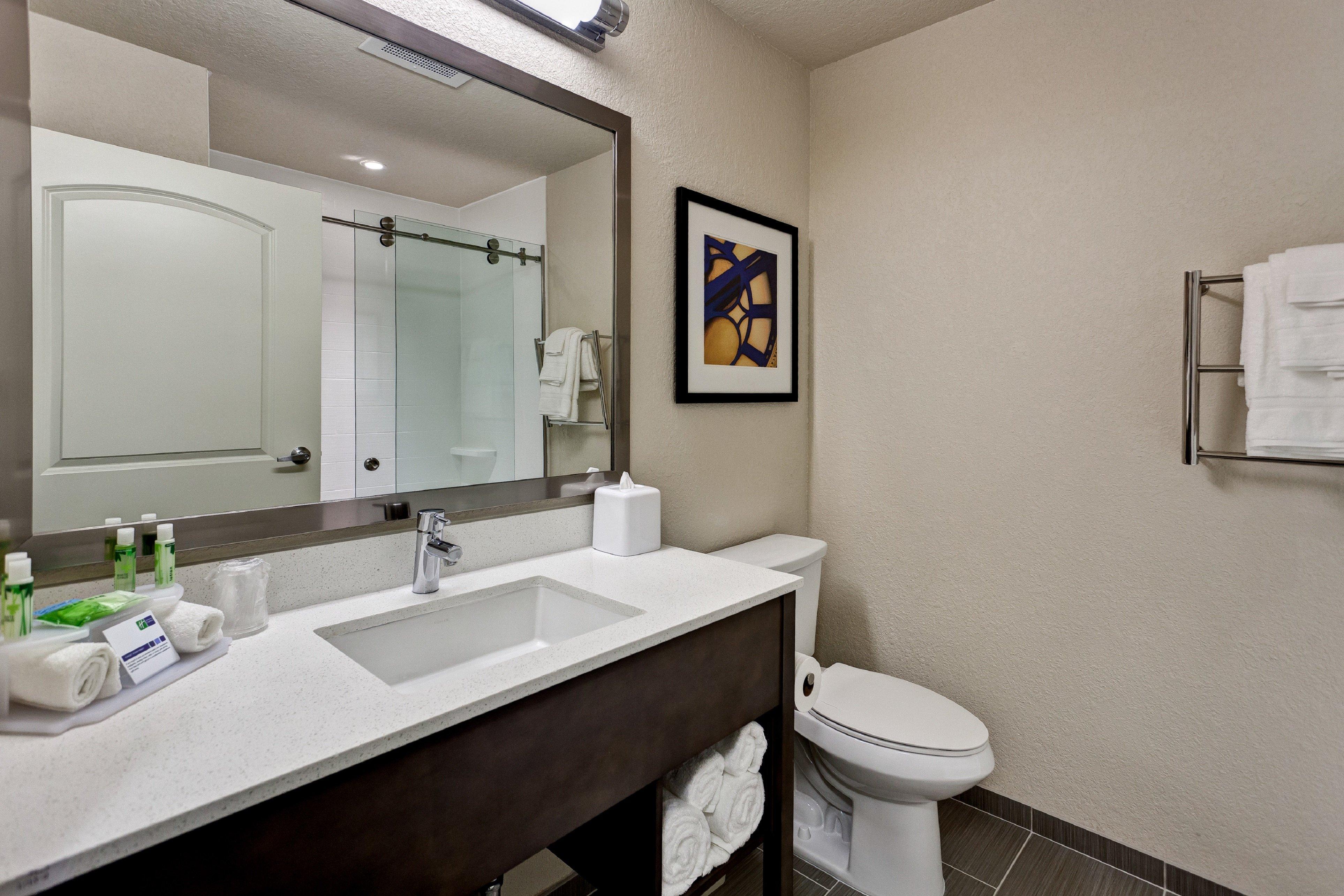 Holiday Inn Express & Suites Manhattan By Ihg Exterior foto