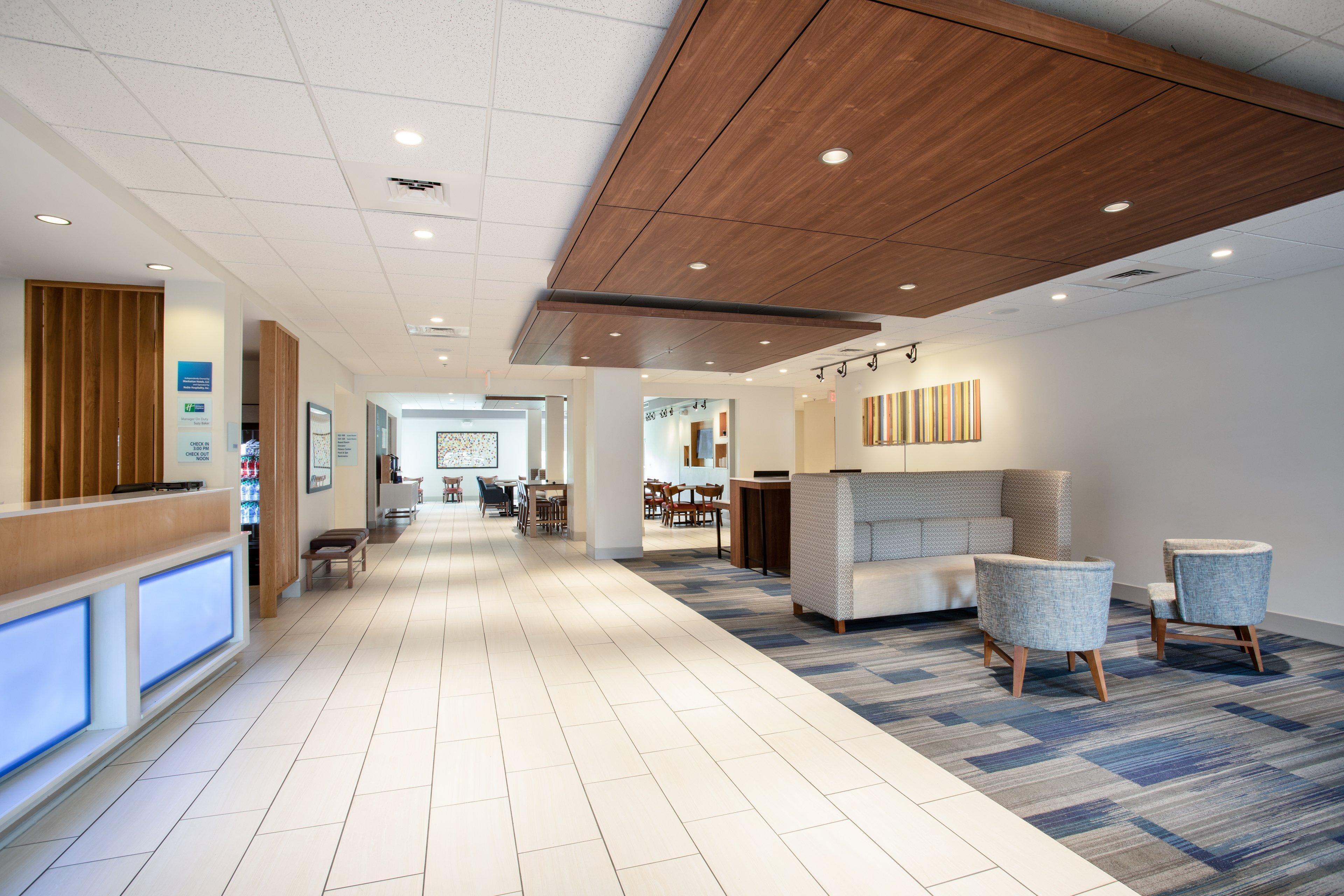 Holiday Inn Express & Suites Manhattan By Ihg Exterior foto